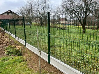 Betonovy plot, podhrabove dosky 3d,2d panely , montáž - 4