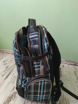 Predám anatomický značkový batoh Wizzard - 4
