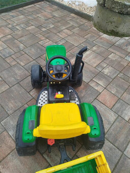 John Deer elektrický traktor s vlečkou - 4