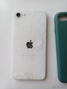 Apple iPhone SE 2020 - 4