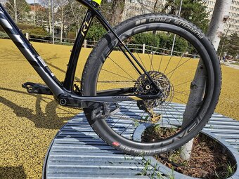 ultra lahky Scott scale RC 900 sl 8.3kg s pedalmi - 4