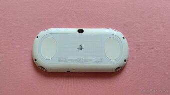PS Vita 2000 white - 4