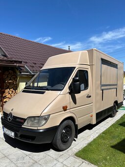 Mercedes-Benz Sprinter Foodtruck - 4