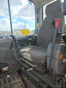 Pásový minibagr BOBCAT E85 - 4