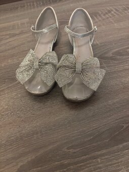 Trblietavé dievčenské lodičky - 4