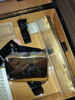 STARÝ KOZMETICKÝ KUFRÍK - 4