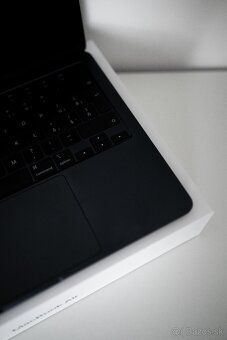 Notebook Apple MacBook Air 13" M2 8× CPU 8× GPU, 16GB, 256G - 4