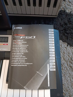 Predám Keyboard Yamaha PSR-F50 - 4