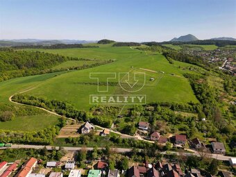 Stavebný pozemok- Dolný Lieskov- 2385 m2 - 4