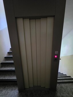 Štýlový 2-izbový byt po rekonštrukcii s veľkým balkónom na F - 4
