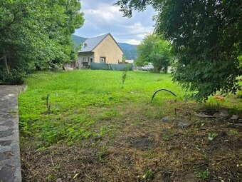 Momentálne najlepší stavebný pozemok končiaci regul potokom - 4