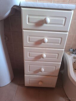 Celá kúpeľňová zostava so zrkadlom - 4