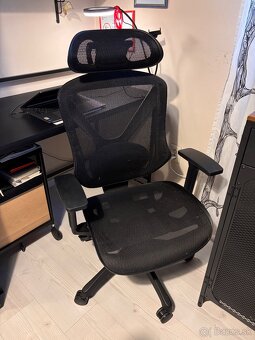 Kancelárska stolička a pracovný stôl - 4