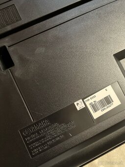 Yamaha E333 - 4