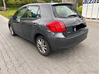Toyota Auris - 4
