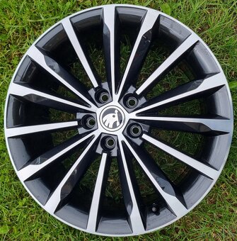 Predám originál kolesá Škoda TRINITY r18 - 4