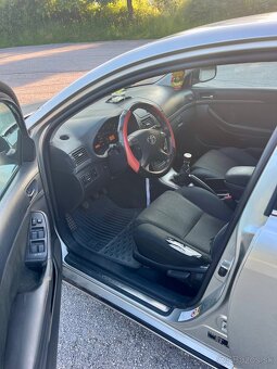 TOYOTA AVENSIS - 4