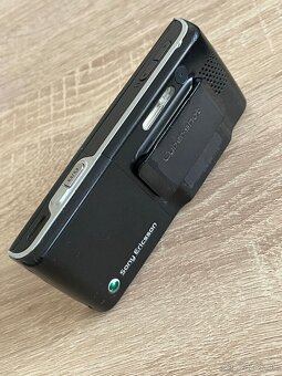 Sony Ericsson K800i č.2 - 4