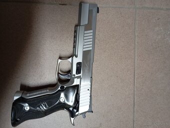 Samonabijaciu pištoľ,Sig Sauer P226 - 4