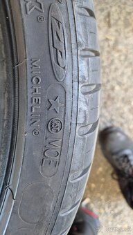 275/30R20 - 4