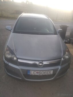Opel astra 1.9 74kw rok vyroby2006 - 4