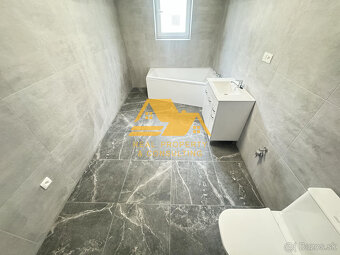 Predám dvojgeneračný dom v tichej lokalite v meste Hurbanovo - 4