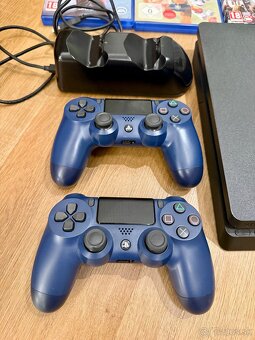 PlayStation 4 Slim 1TB SSD + 4 ovládače + 8 hier - 4