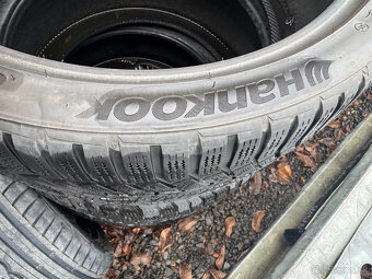 Zimné pneu Hankook 255/35 R20 - 4