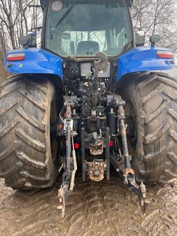 New Holland T8 - 4