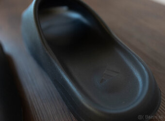 Yeezy slide onyx- dohodnutelná cena - 4