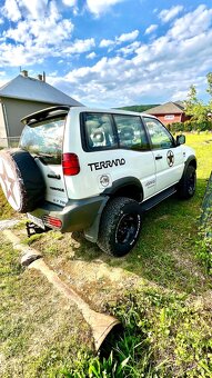 Nissan terrano 2,7 - 4