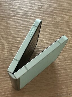 Samsung Galaxy Z Flip 6 – 256GB, Mätový, Takmer ako nový, Je - 4