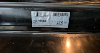 Moderní černá lesklá linka se spotřebiči,5804 - 4