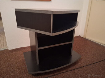 Stolik/skrinka s otočnu vrchnou časťou. - 4