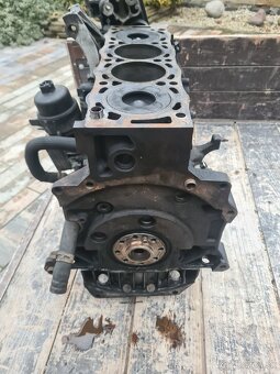 Blok motora 2.0 - 4