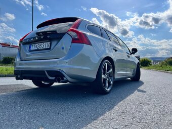 Volvo V60 D5 AWD - 4