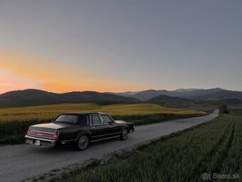 Lincoln Towncar - 4