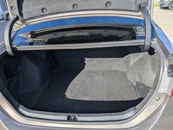 Toyota Corolla sedan, hnedo-šedá metalíza - 4