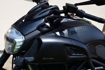 Ducati Diavel carbon 1200 2015 - 4