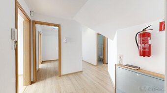 NA PREDAJ priestor v centre Trnavy – Halenárska ulica - 4