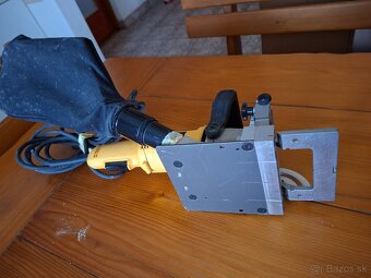 Lamelovacia fréza Dewalt DW682K 600 W - 4