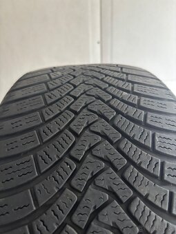 Predám 4ks zimné pneu Falken Eurowinter 225/40 r19 - 4