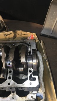 Kľukový hriadeľ volvo 2.4 d5 - 4