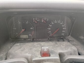 Volkswagen Transporter T4 2.4D - 4