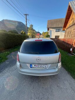 Opel Astra H 1.9 CDTi2006 - 4