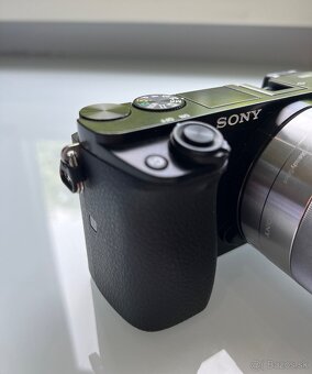 Sony A6000 + 50mm f/1.8 OSS – výborný stav, pôvodné balenie - 4