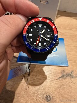 Seiko 5 Pepsi limited edition - 4