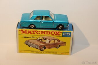 Matchbox SF Ford cortina G.T. - 4