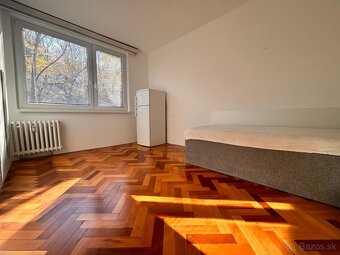 Exkluzívne na prenájom 4 izbový byt v Nitre - Chrenová 1 - 4