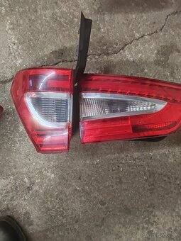 Predám zadné svetlá na ford galaxy, mondeo - 4